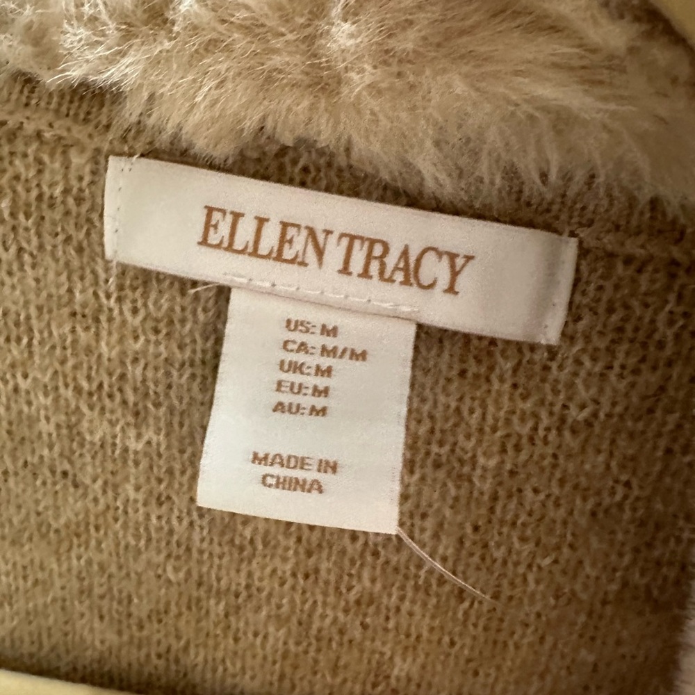 Ellen Tracy fur collared knee length coat size medium